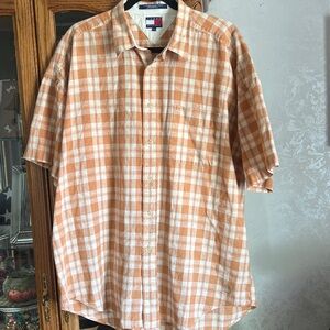 Tommy Hilfiger Men's Plaid Button-Up
Size Large